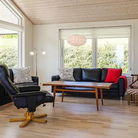 Stunning In Hébergement de vacances Allinge-Sandvig